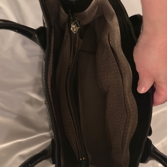 Kate Spade Elegant Black Patent Leather Handbag - Picture 5 of 5